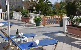Nikos Apartments